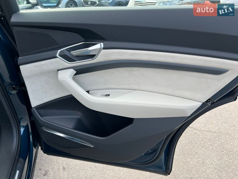 Внедорожник / Кроссовер Audi e-tron 2020 в Киеве фото 32 Внедорожник / Кроссовер Audi e-tron 2020 в Киеве