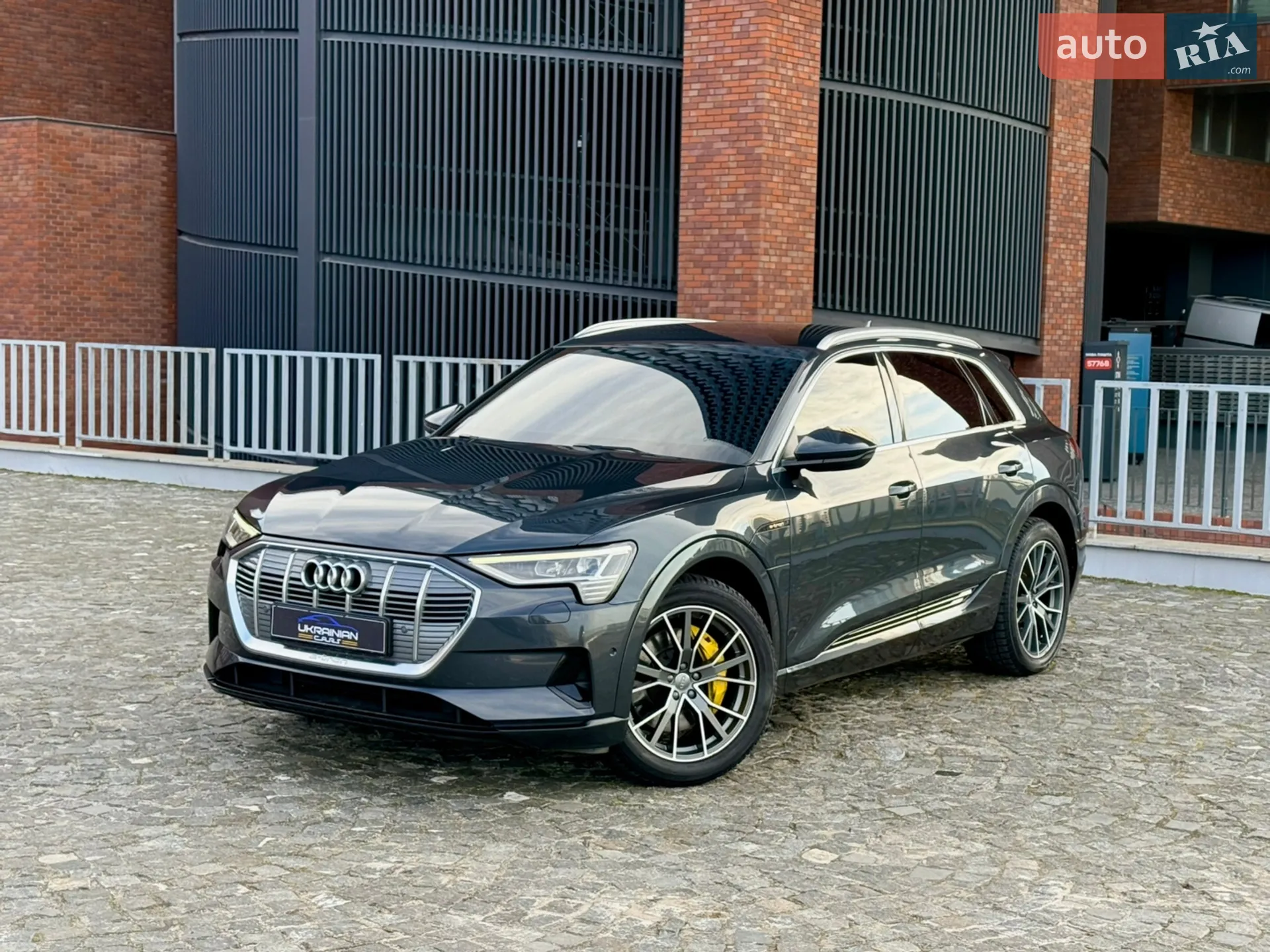 2020 Audi e-tron - мініатюра 2