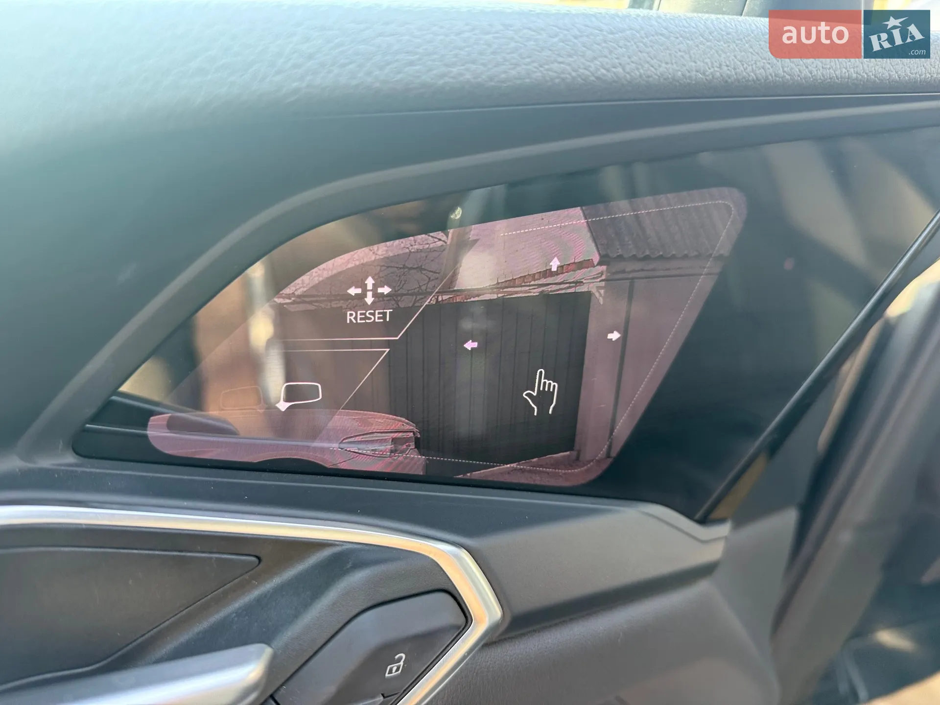 2021 Audi e-tron - мініатюра 21