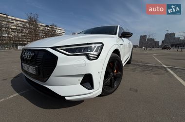Позашляховик / Кросовер Audi e-tron 2022 в Києві