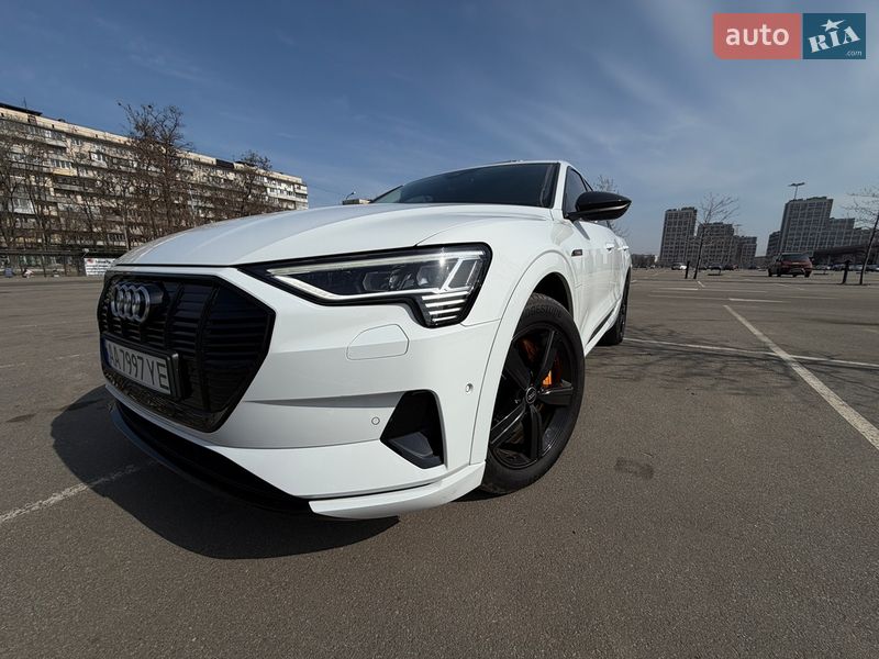 Позашляховик / Кросовер Audi e-tron 2022 в Києві