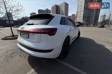 Позашляховик / Кросовер Audi e-tron 2022 в Києві