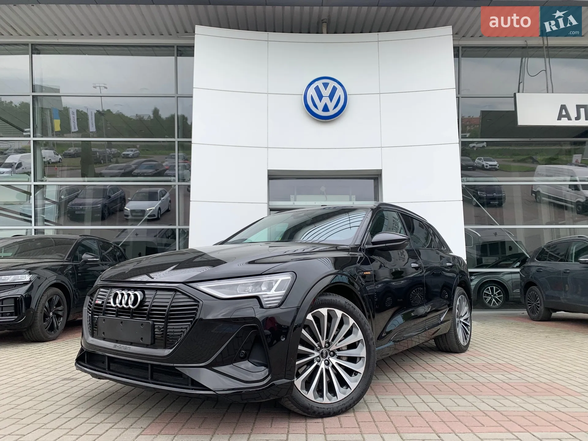 2020 Audi e-tron - мініатюра 2