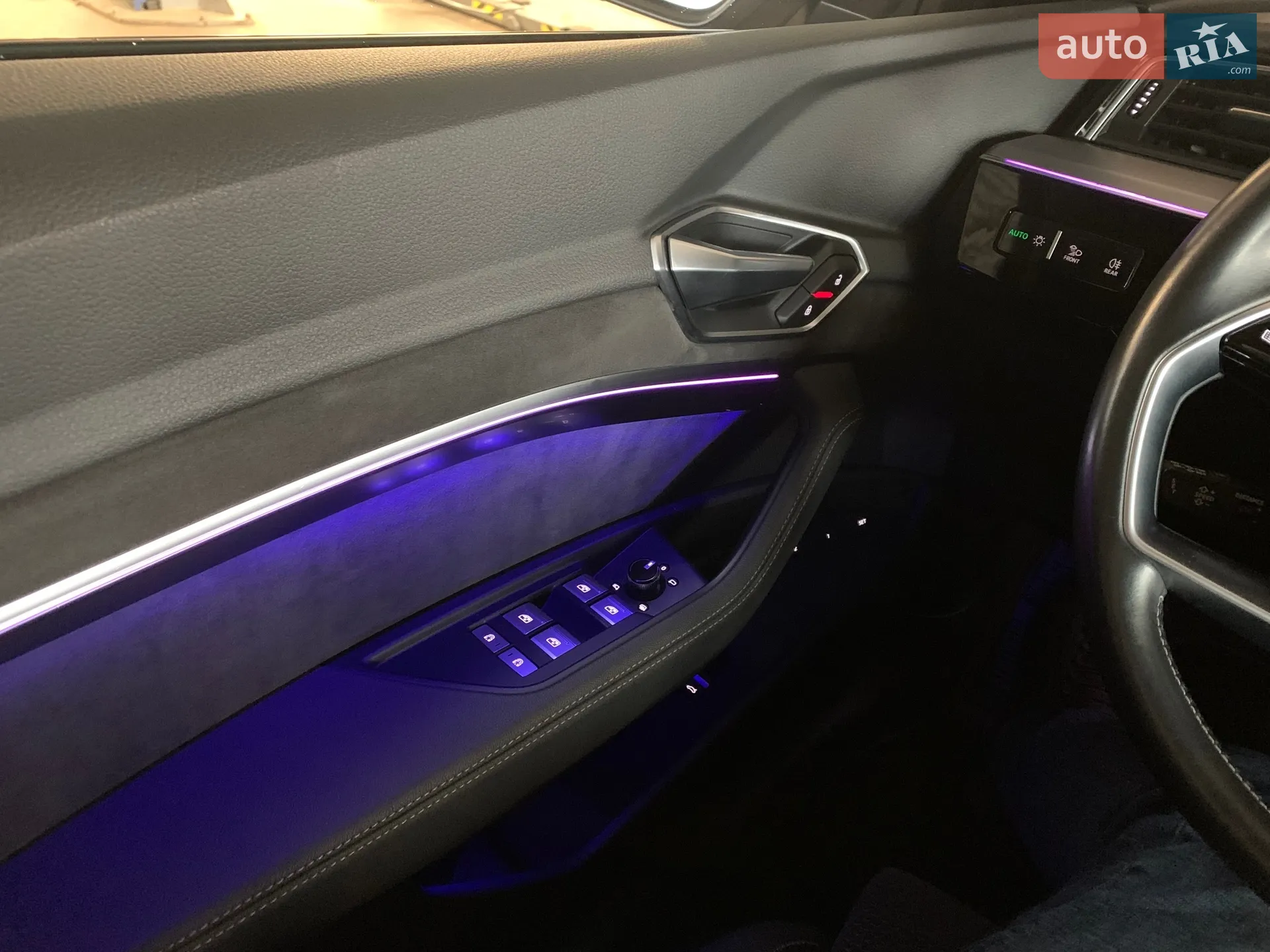 2020 Audi e-tron - мініатюра 48