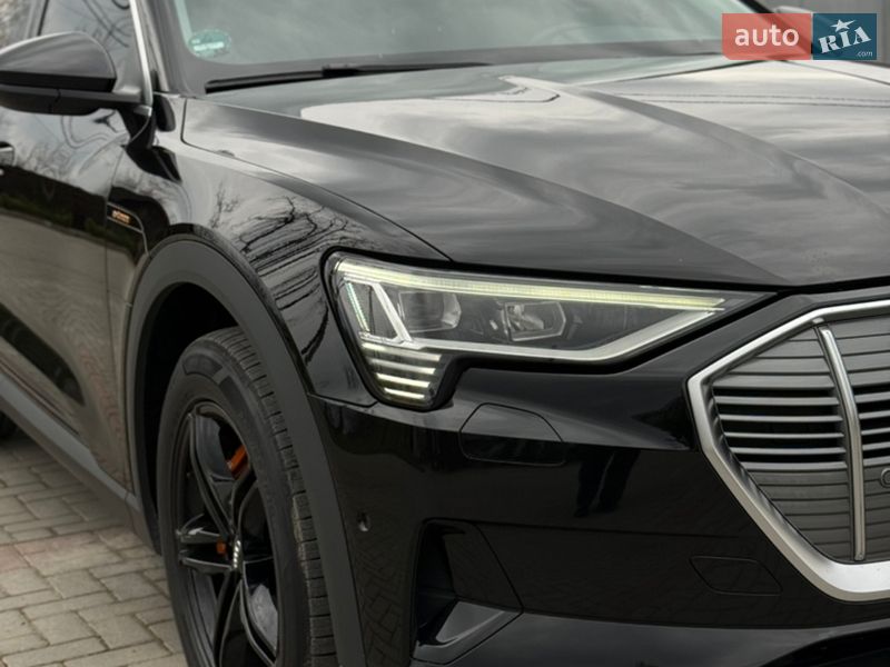 Позашляховик / Кросовер Audi e-tron 2021 в Золочеві