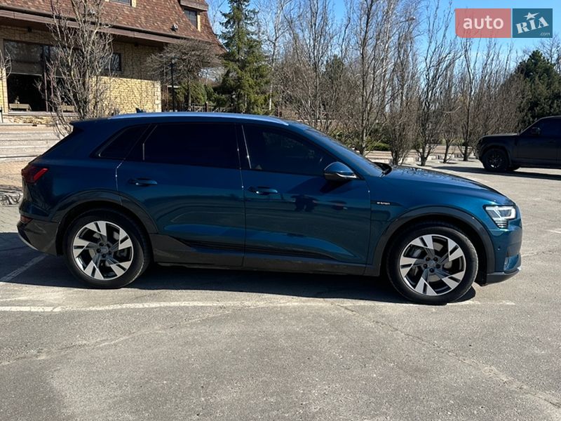 Внедорожник / Кроссовер Audi e-tron 2019 в Харькове фото 5 Внедорожник / Кроссовер Audi e-tron 2019 в Харькове