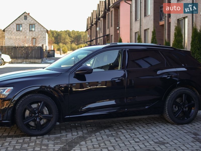 Внедорожник / Кроссовер Audi e-tron 2019 в Вараше фото 2 Внедорожник / Кроссовер Audi e-tron 2019 в Вараше