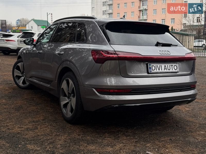 Внедорожник / Кроссовер Audi e-tron 2019 в Киеве фото 5 Внедорожник / Кроссовер Audi e-tron 2019 в Киеве