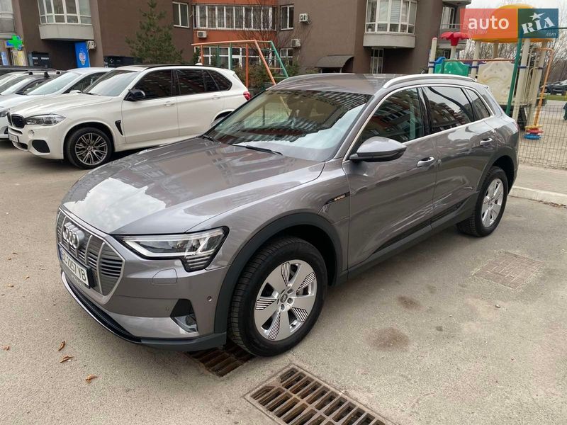 Внедорожник / Кроссовер Audi e-tron 2020 в Киеве