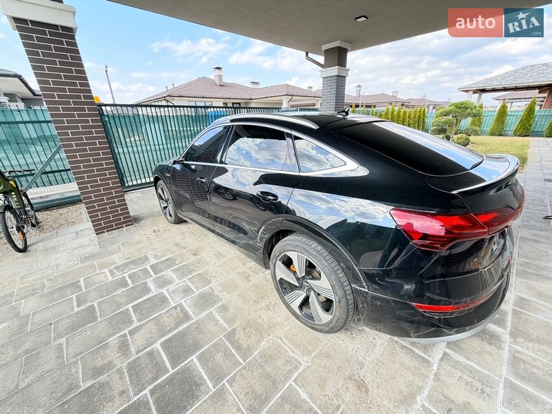 Внедорожник / Кроссовер Audi e-tron 2020 в Киеве