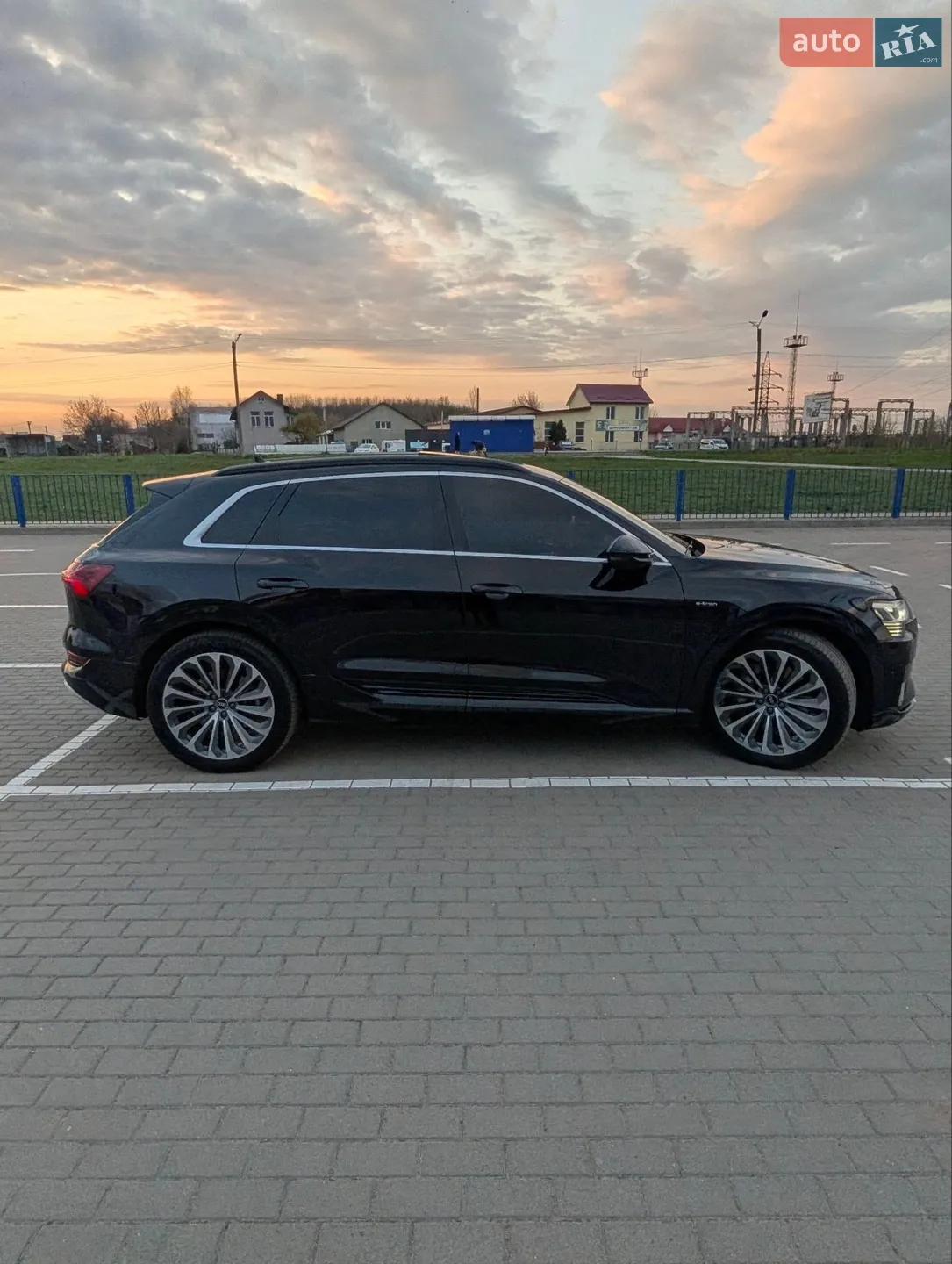 2020 Audi e-tron - мініатюра 10