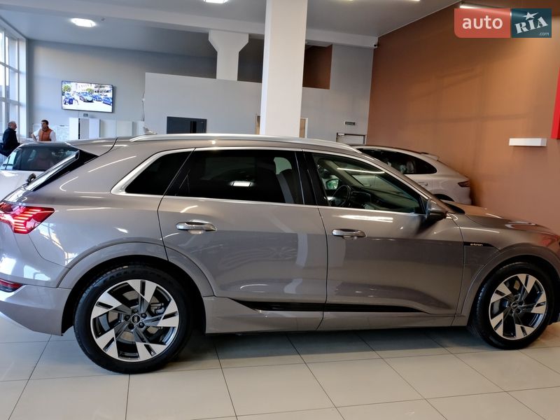 Внедорожник / Кроссовер Audi e-tron 2020 в Одессе