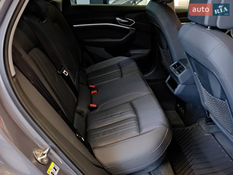 Внедорожник / Кроссовер Audi e-tron 2020 в Одессе