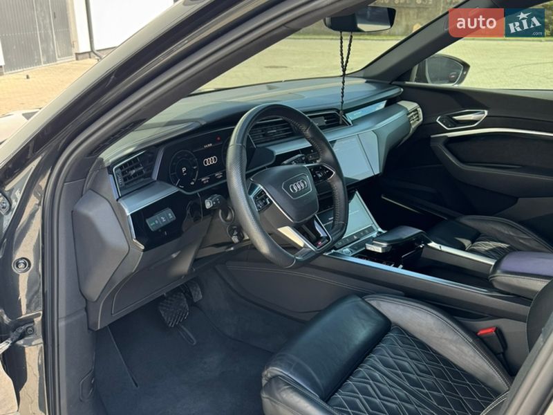 Внедорожник / Кроссовер Audi e-tron 2019 в Бориславе