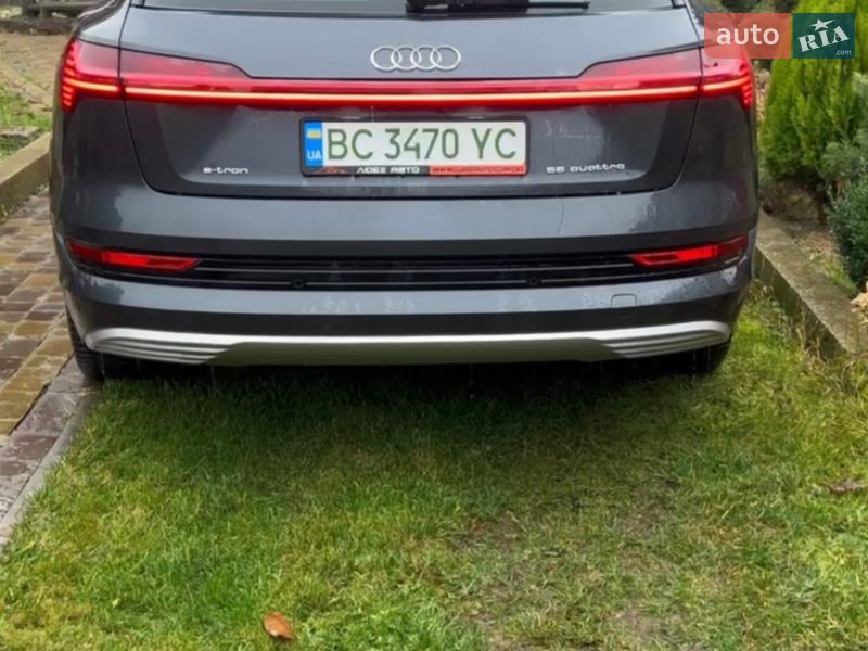 Внедорожник / Кроссовер Audi e-tron 2019 в Сокале