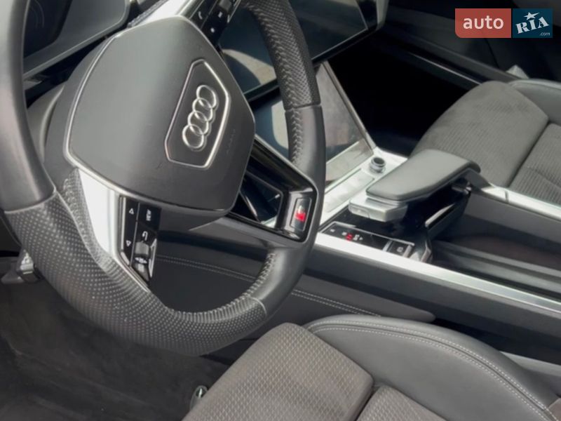 Внедорожник / Кроссовер Audi e-tron 2019 в Сокале