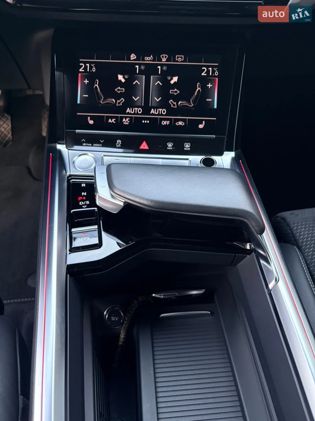 2019 Audi e-tron - мініатюра 38