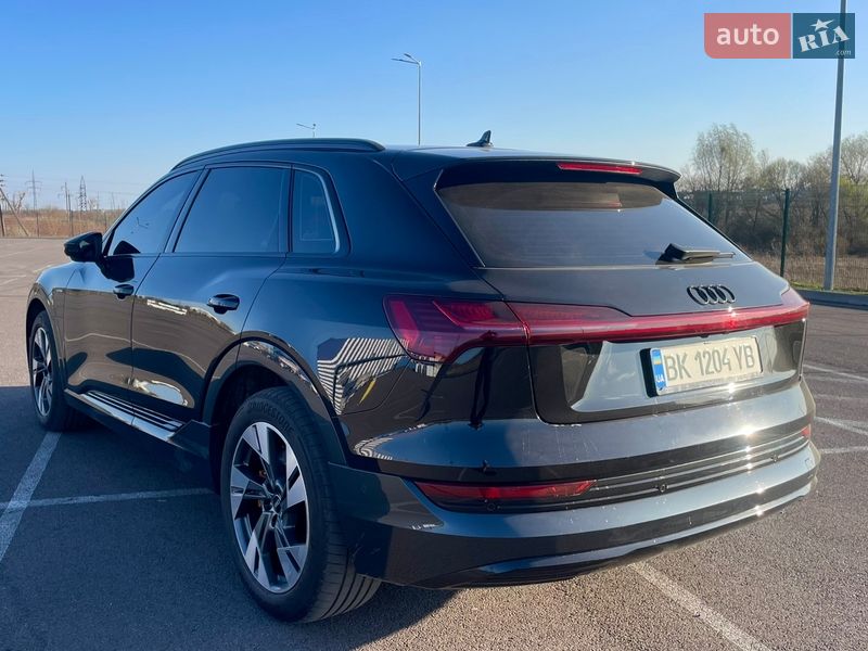 Внедорожник / Кроссовер Audi e-tron 2021 в Ровно фото 12 Внедорожник / Кроссовер Audi e-tron 2021 в Ровно