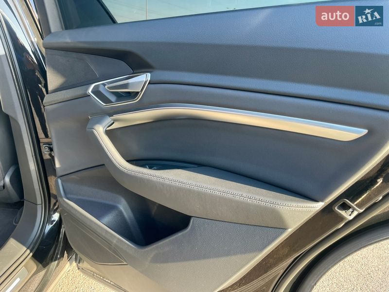 Внедорожник / Кроссовер Audi e-tron 2021 в Ровно фото 25 Внедорожник / Кроссовер Audi e-tron 2021 в Ровно