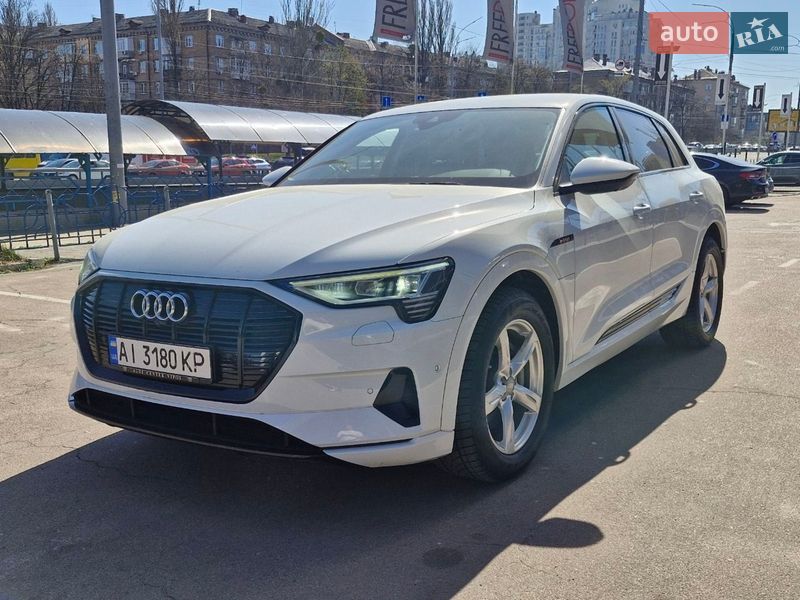 Внедорожник / Кроссовер Audi e-tron 2020 в Киеве