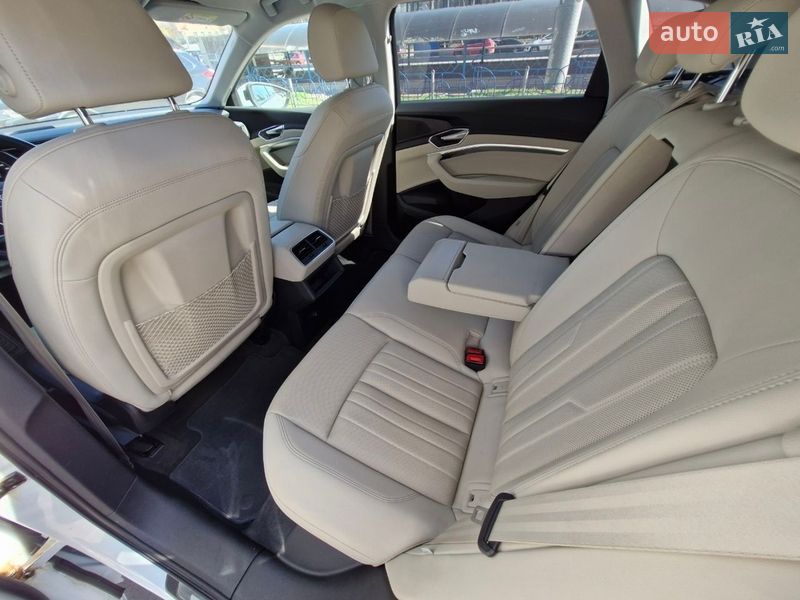 Внедорожник / Кроссовер Audi e-tron 2020 в Киеве