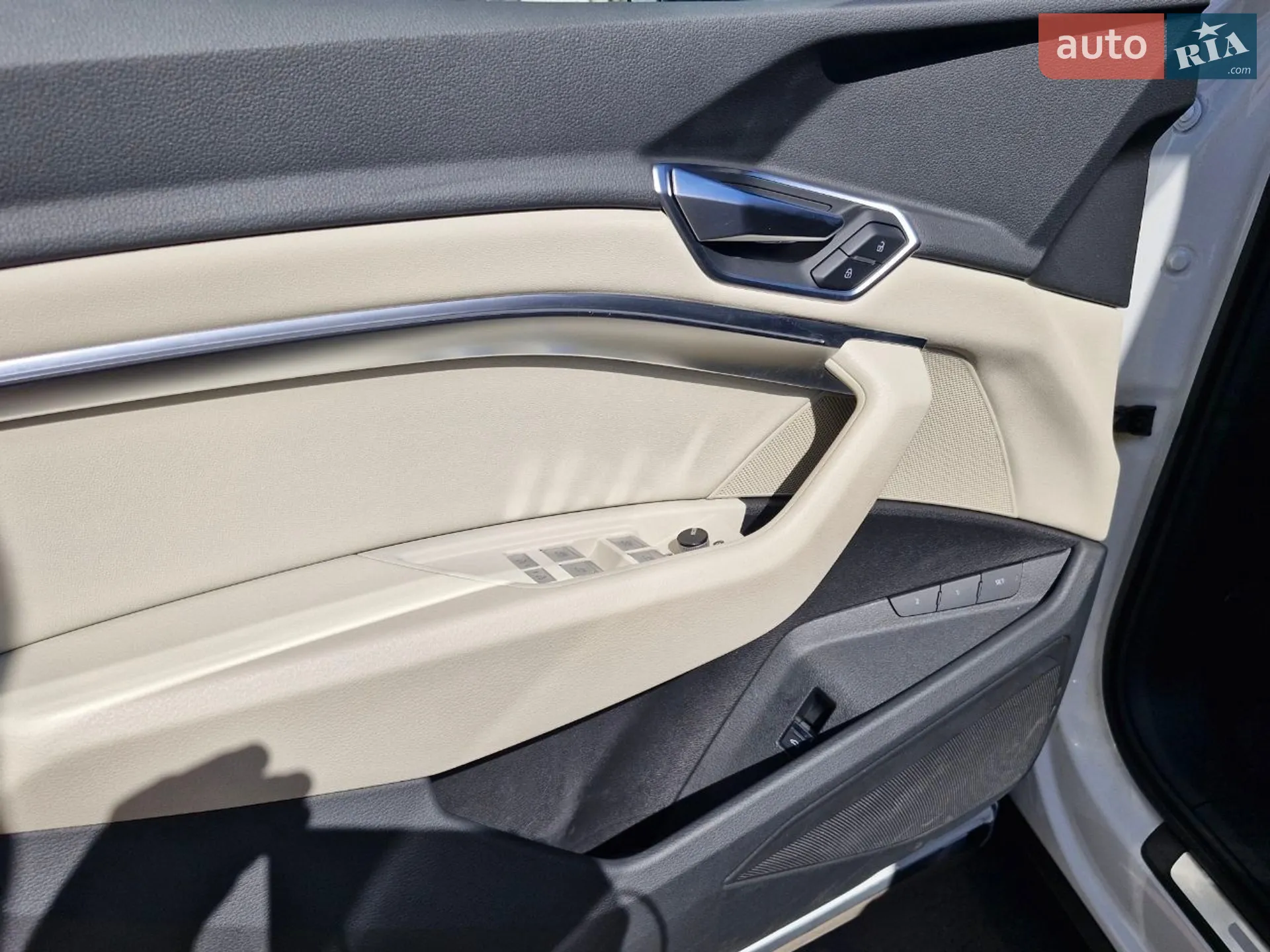 2020 Audi e-tron - мініатюра 16