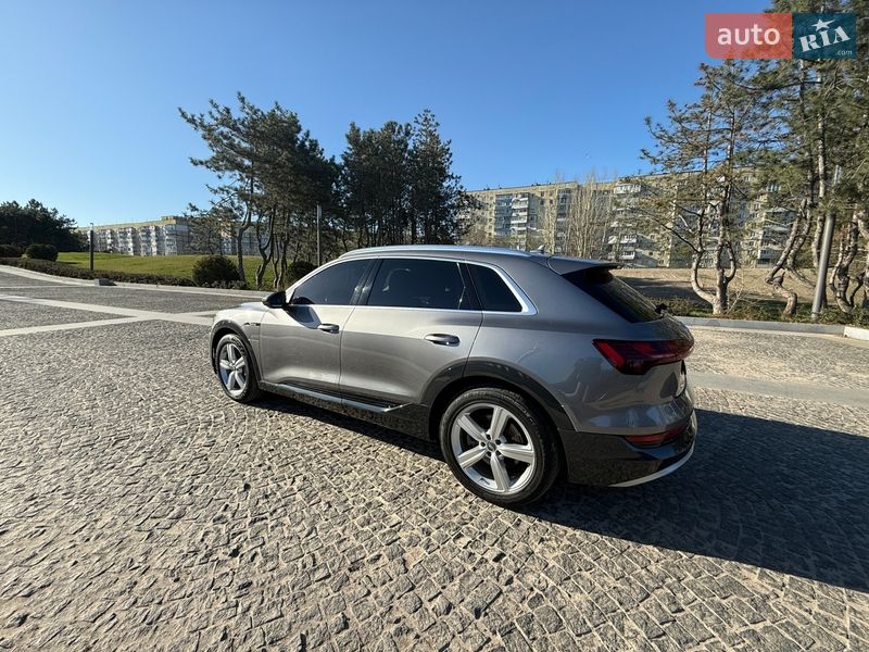 Внедорожник / Кроссовер Audi e-tron 2019 в Днепре