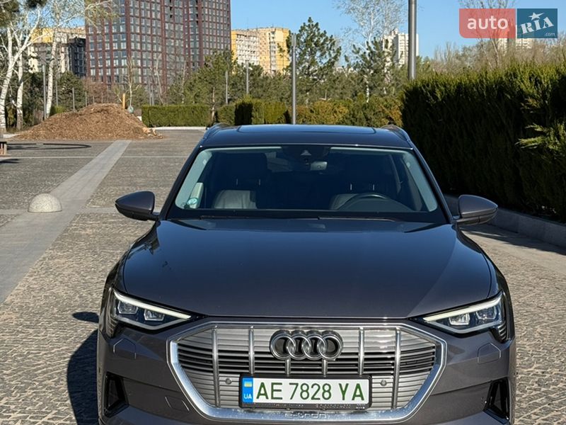Внедорожник / Кроссовер Audi e-tron 2019 в Днепре
