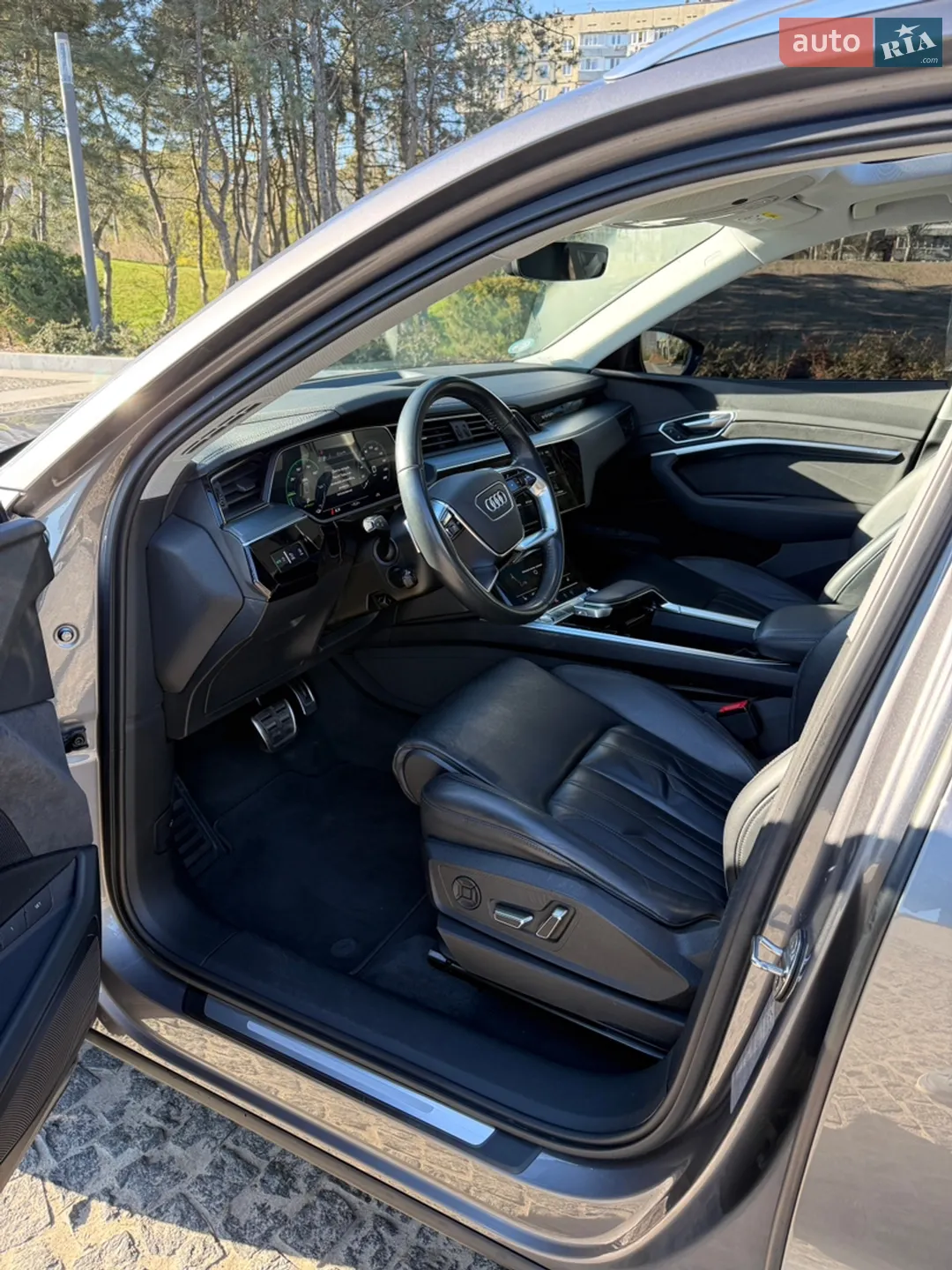 2019 Audi e-tron - мініатюра 10
