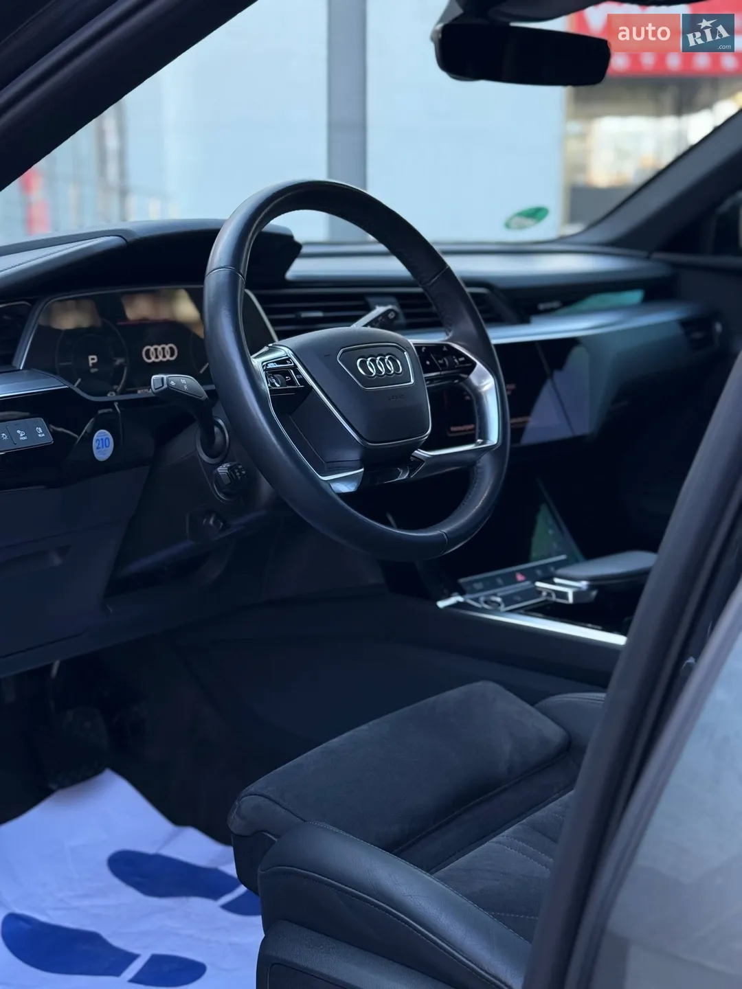 2020 Audi e-tron - мініатюра 14