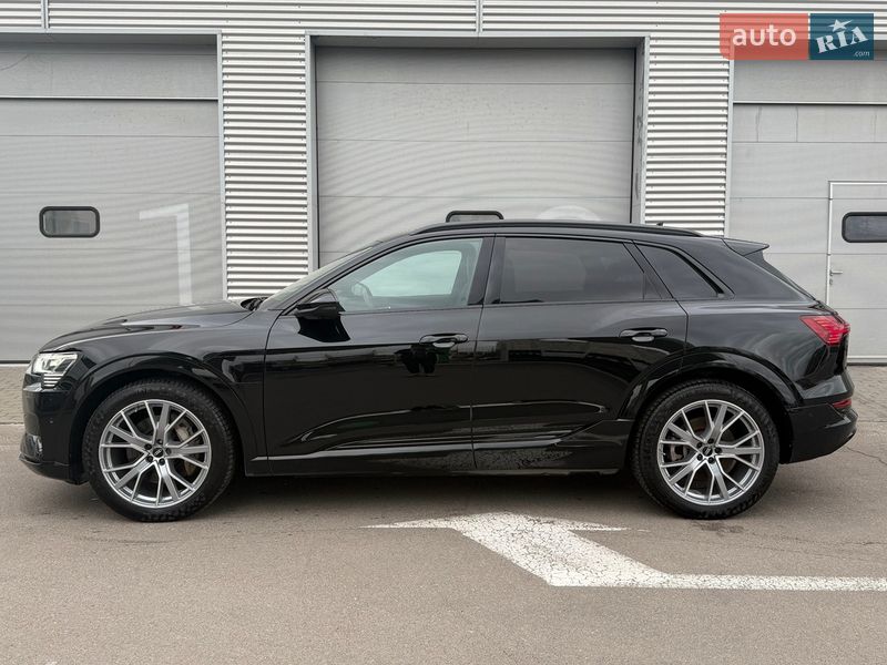 Внедорожник / Кроссовер Audi e-tron 2019 в Киеве