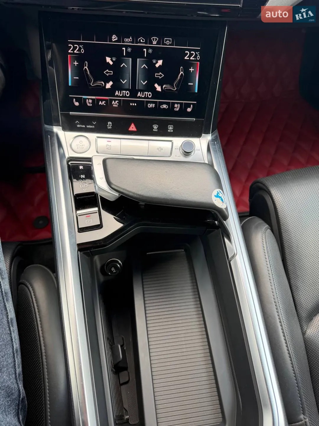 2020 Audi e-tron - мініатюра 18
