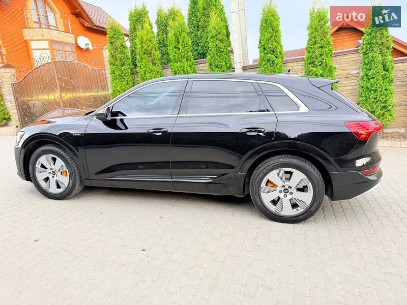 Внедорожник / Кроссовер Audi e-tron 2022 в Хмельницком