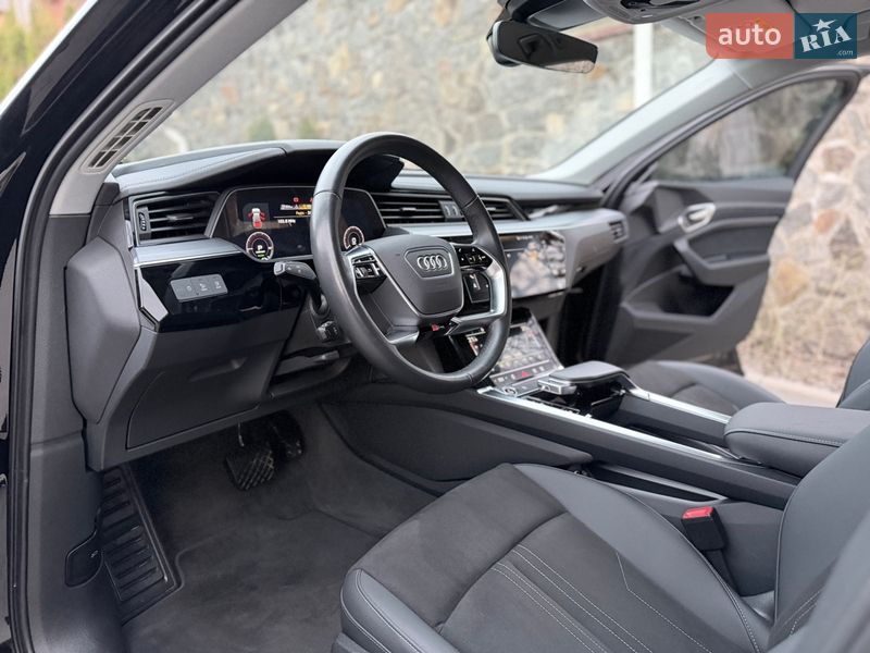 Внедорожник / Кроссовер Audi e-tron 2022 в Хмельницком