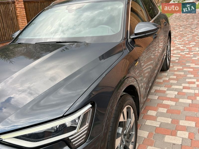 Внедорожник / Кроссовер Audi e-tron 2019 в Киеве фото 2 Внедорожник / Кроссовер Audi e-tron 2019 в Киеве