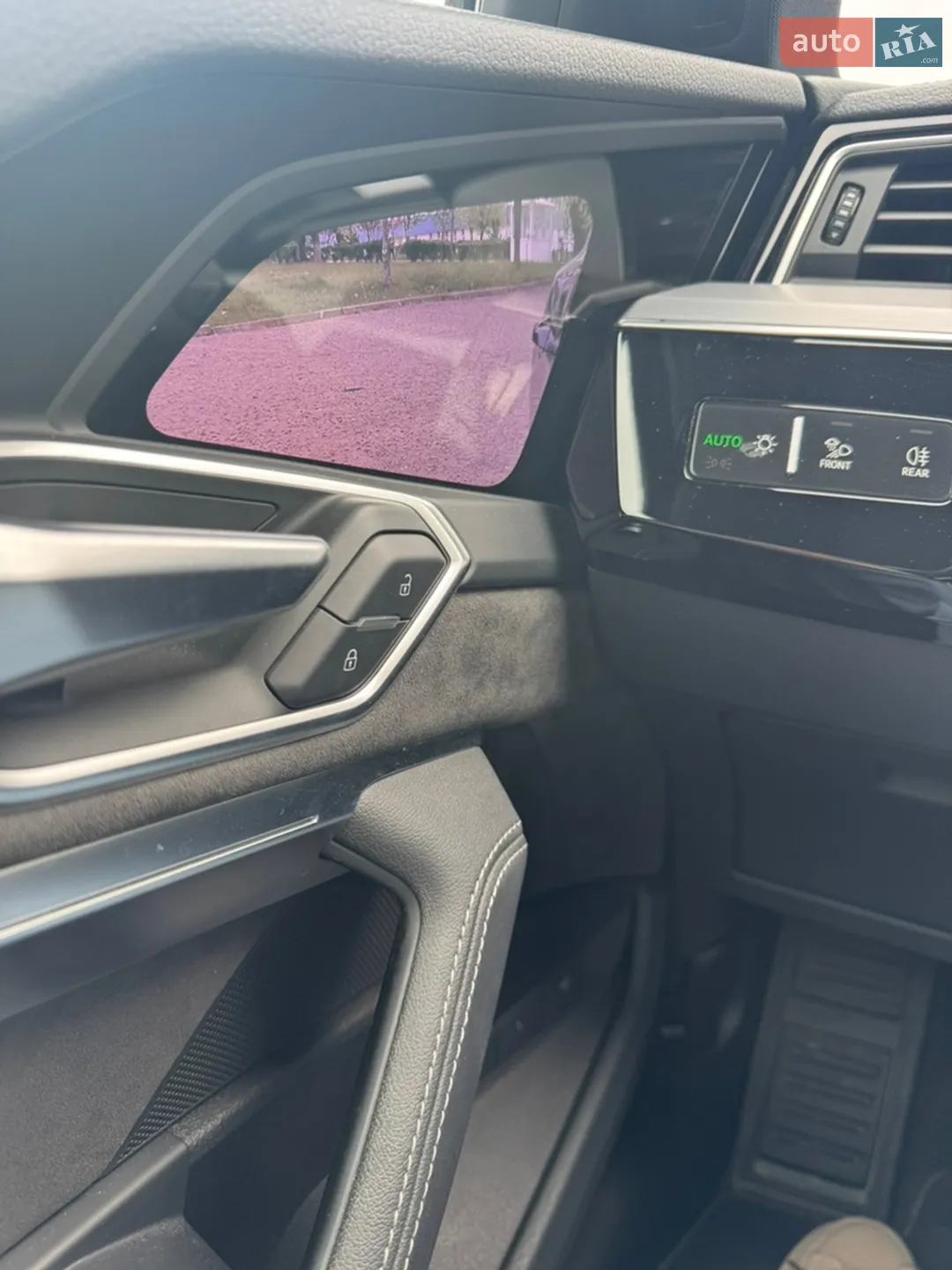 2020 Audi e-tron - мініатюра 22