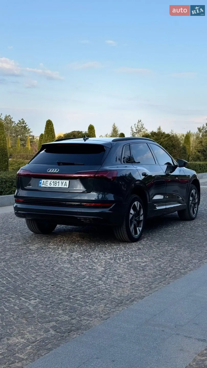 2022 Audi e-tron - мініатюра 22