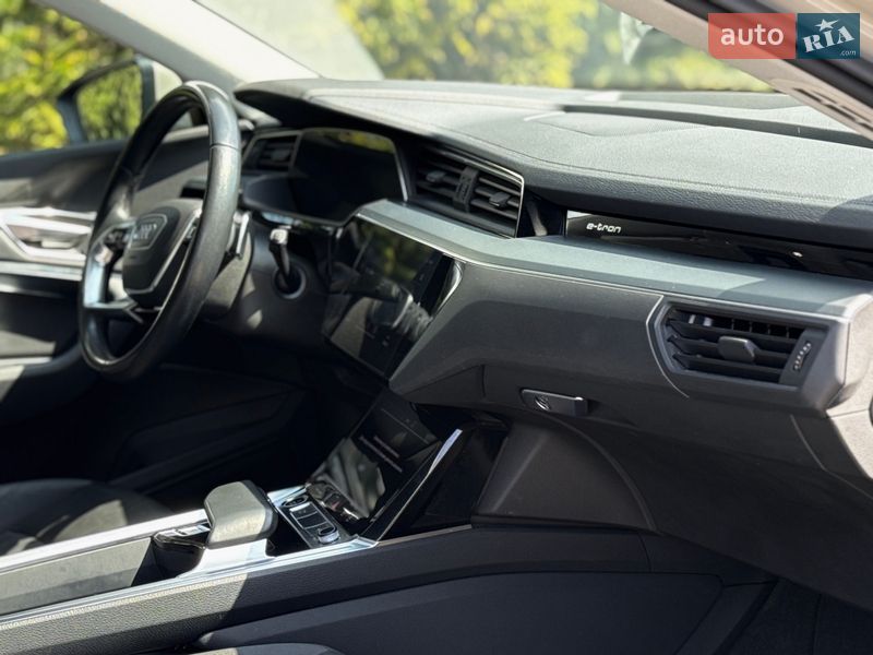 Внедорожник / Кроссовер Audi e-tron 2020 в Тернополе