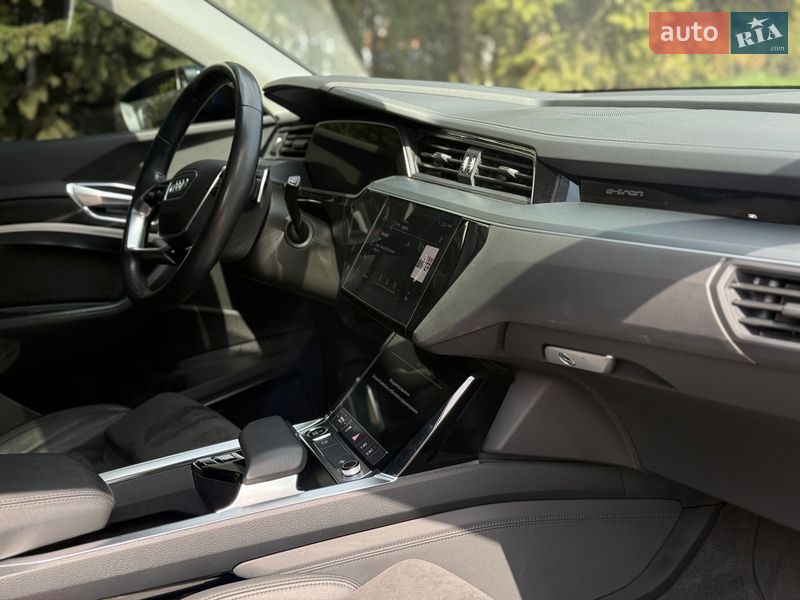 Внедорожник / Кроссовер Audi e-tron 2020 в Тернополе