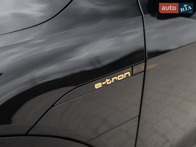 Позашляховик / Кросовер Audi e-tron 2021 в Львові