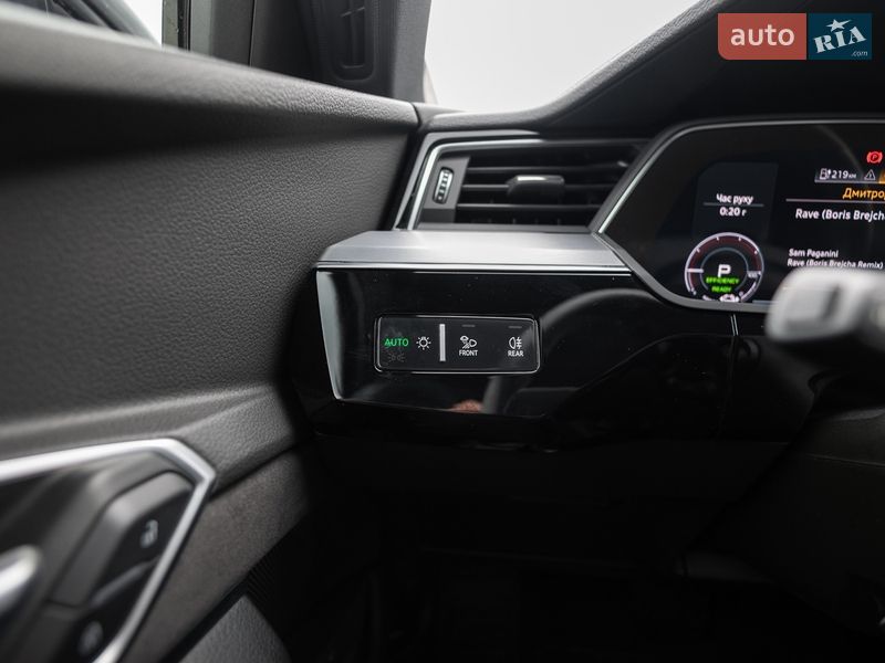 Позашляховик / Кросовер Audi e-tron 2021 в Львові
