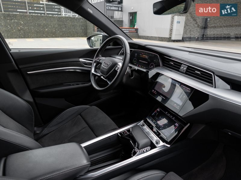 Позашляховик / Кросовер Audi e-tron 2021 в Львові