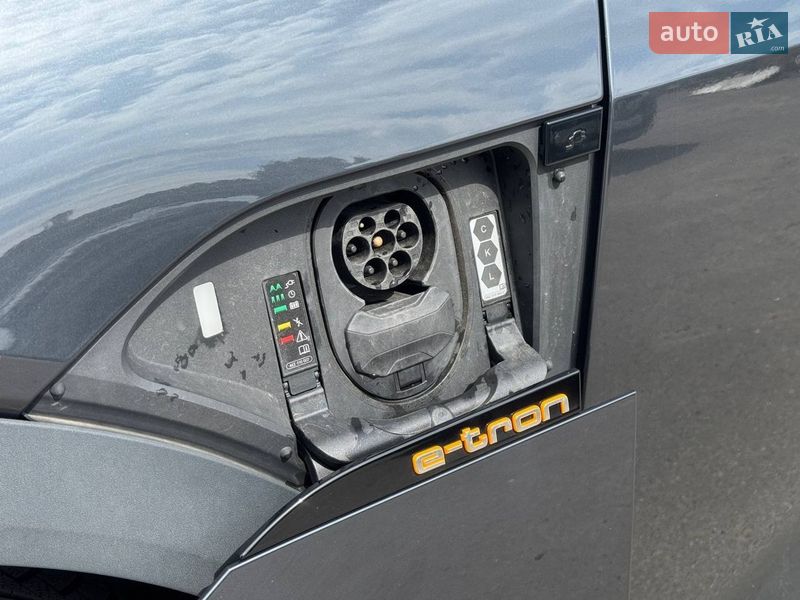Внедорожник / Кроссовер Audi e-tron 2022 в Киеве
