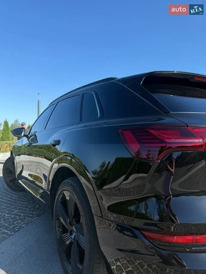 2021 Audi e-tron - мініатюра 11