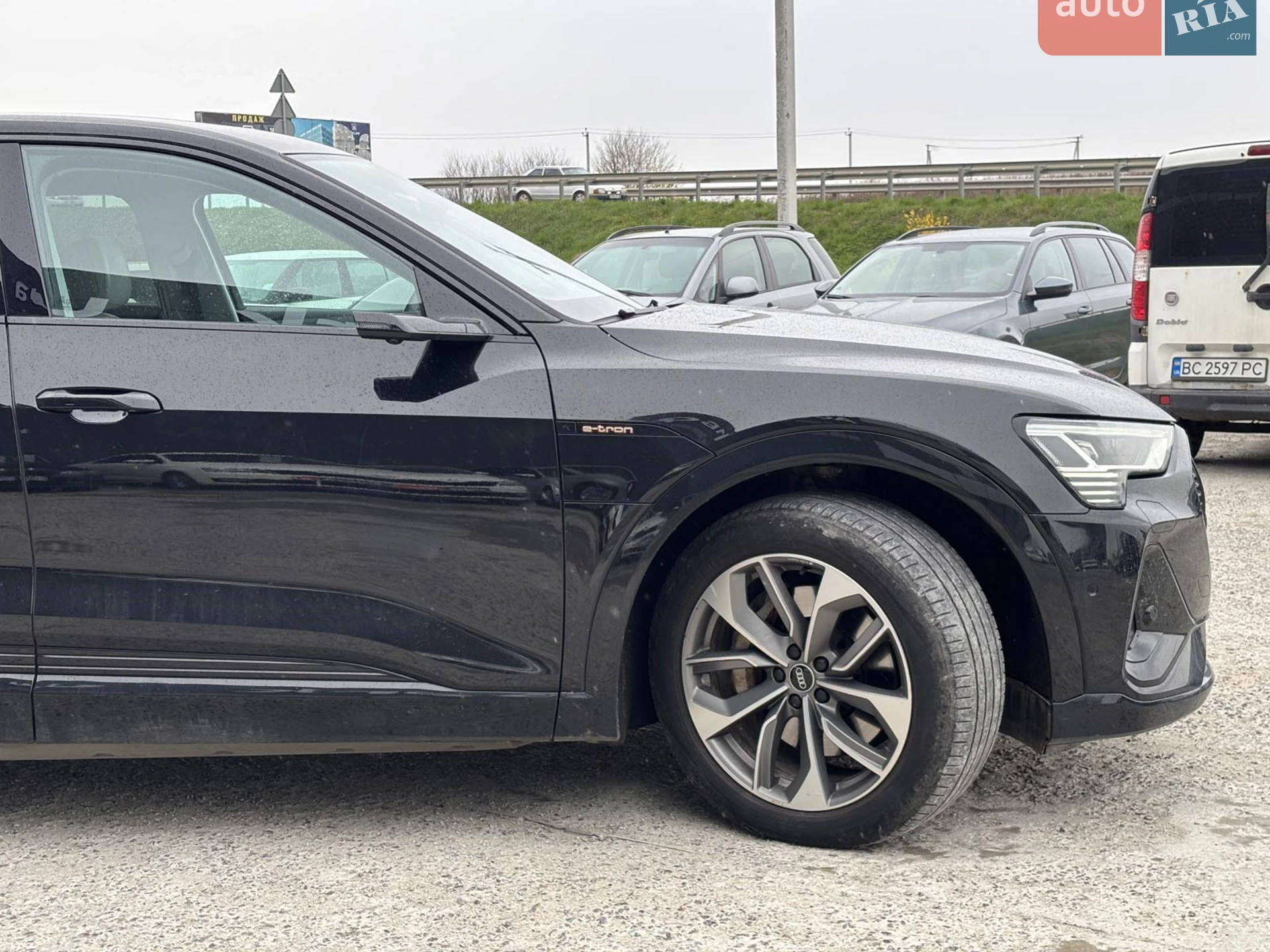 2021 Audi e-tron - мініатюра 13