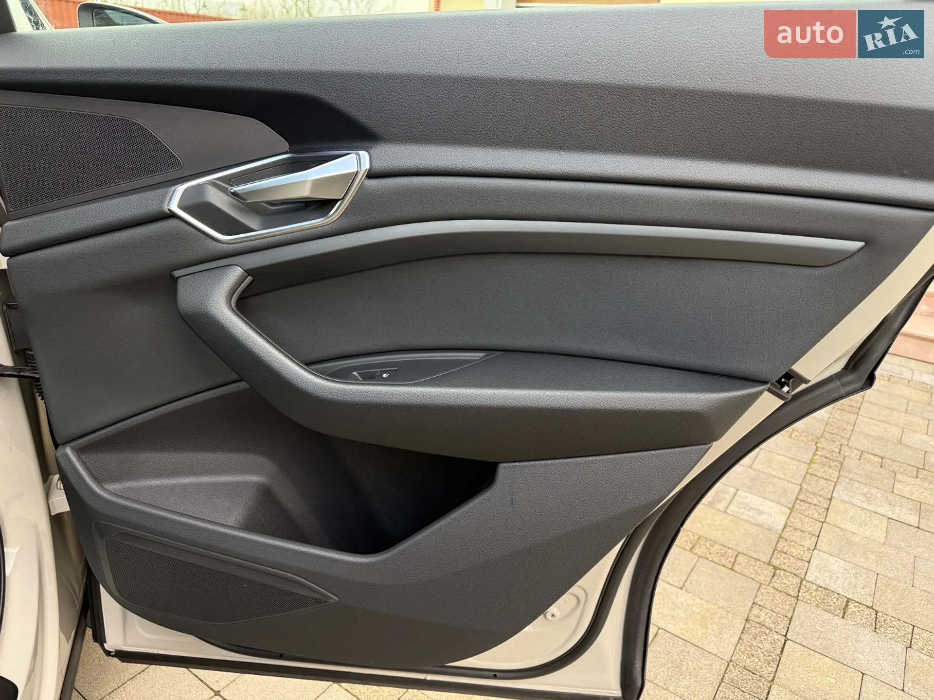 2020 Audi e-tron - мініатюра 23