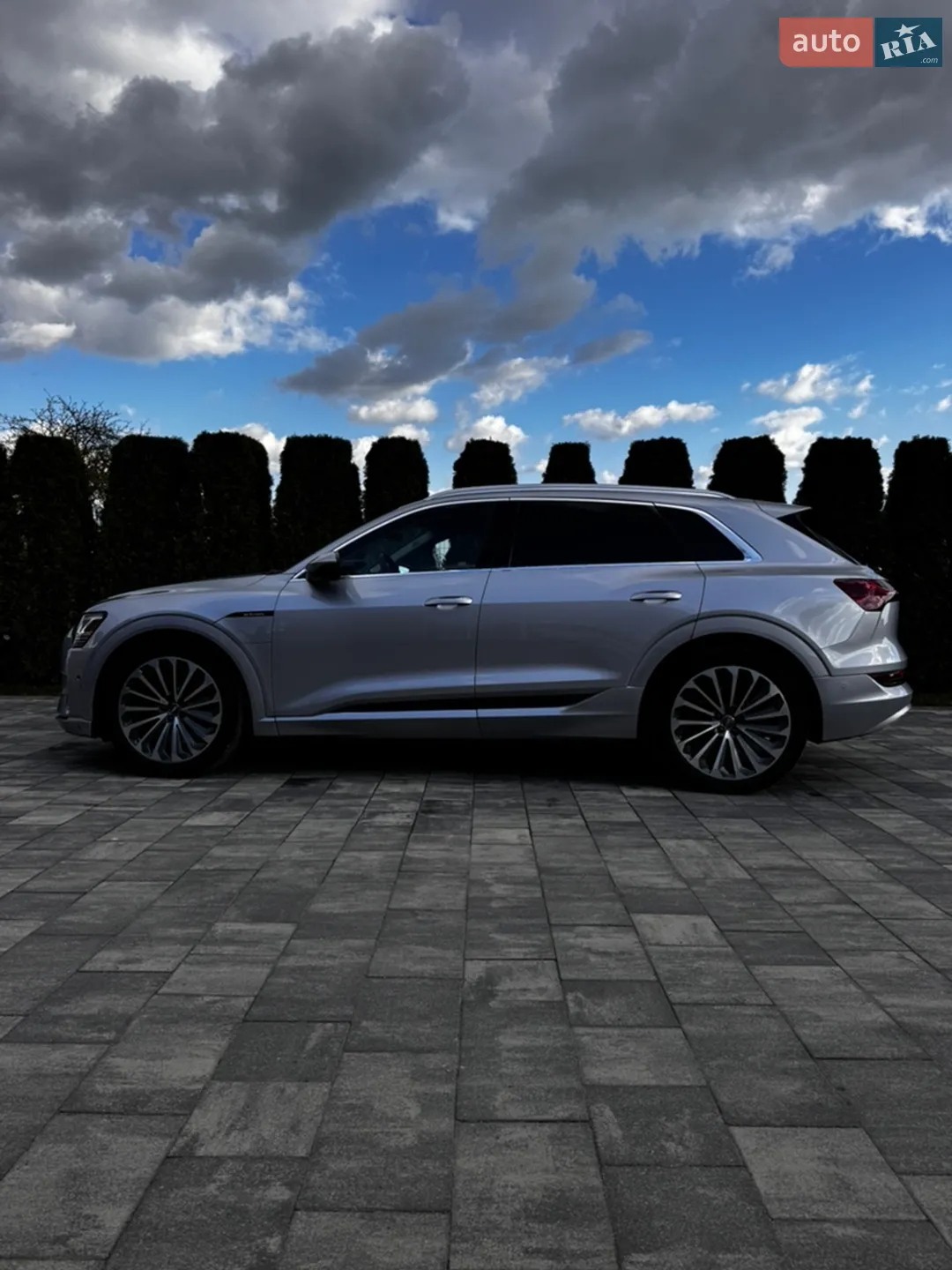 2019 Audi e-tron - мініатюра 12