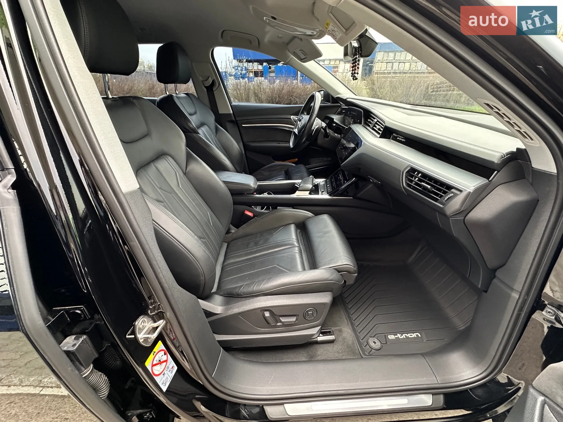 2019 Audi e-tron - мініатюра 38