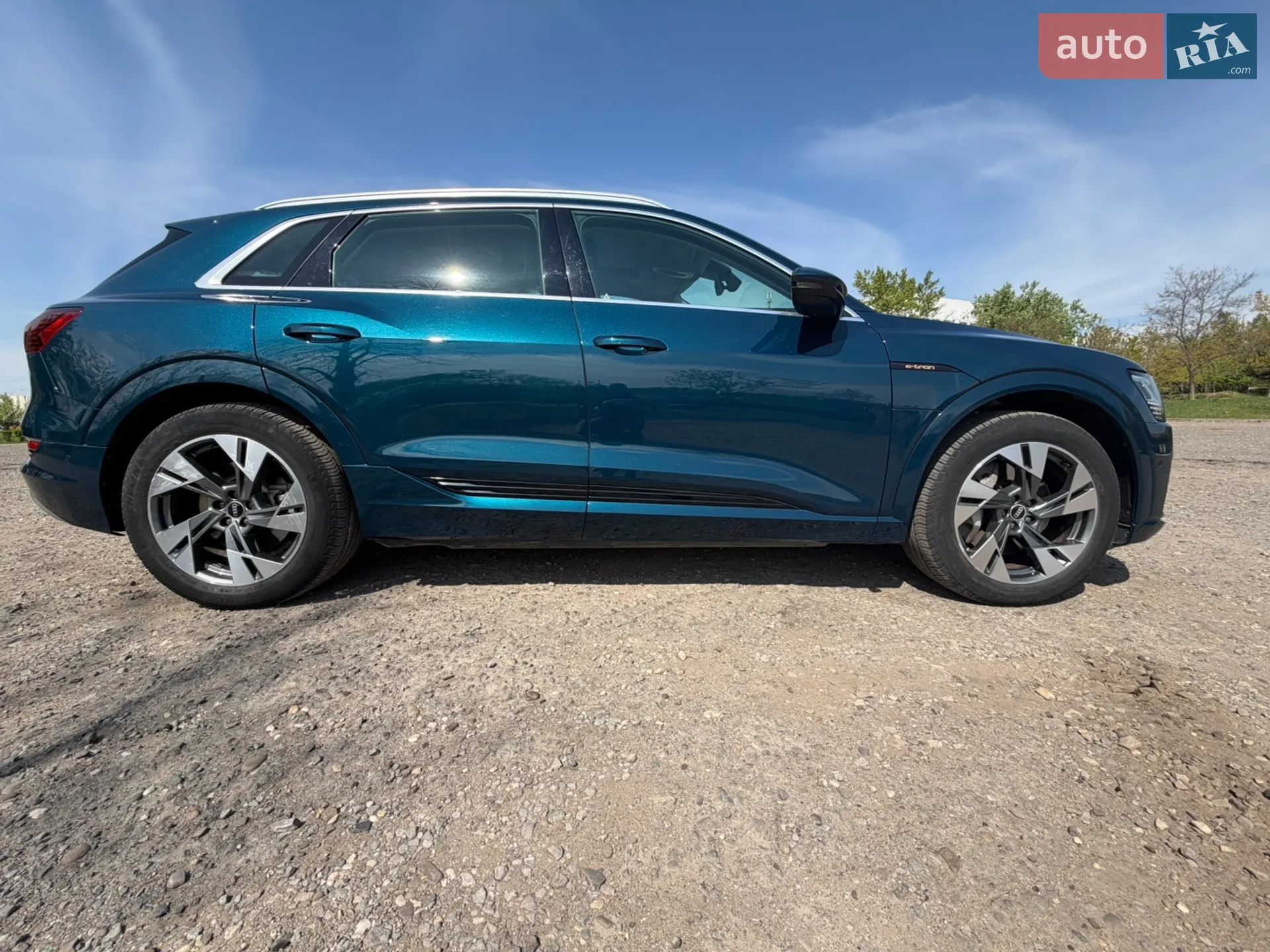 2020 Audi e-tron - мініатюра 2