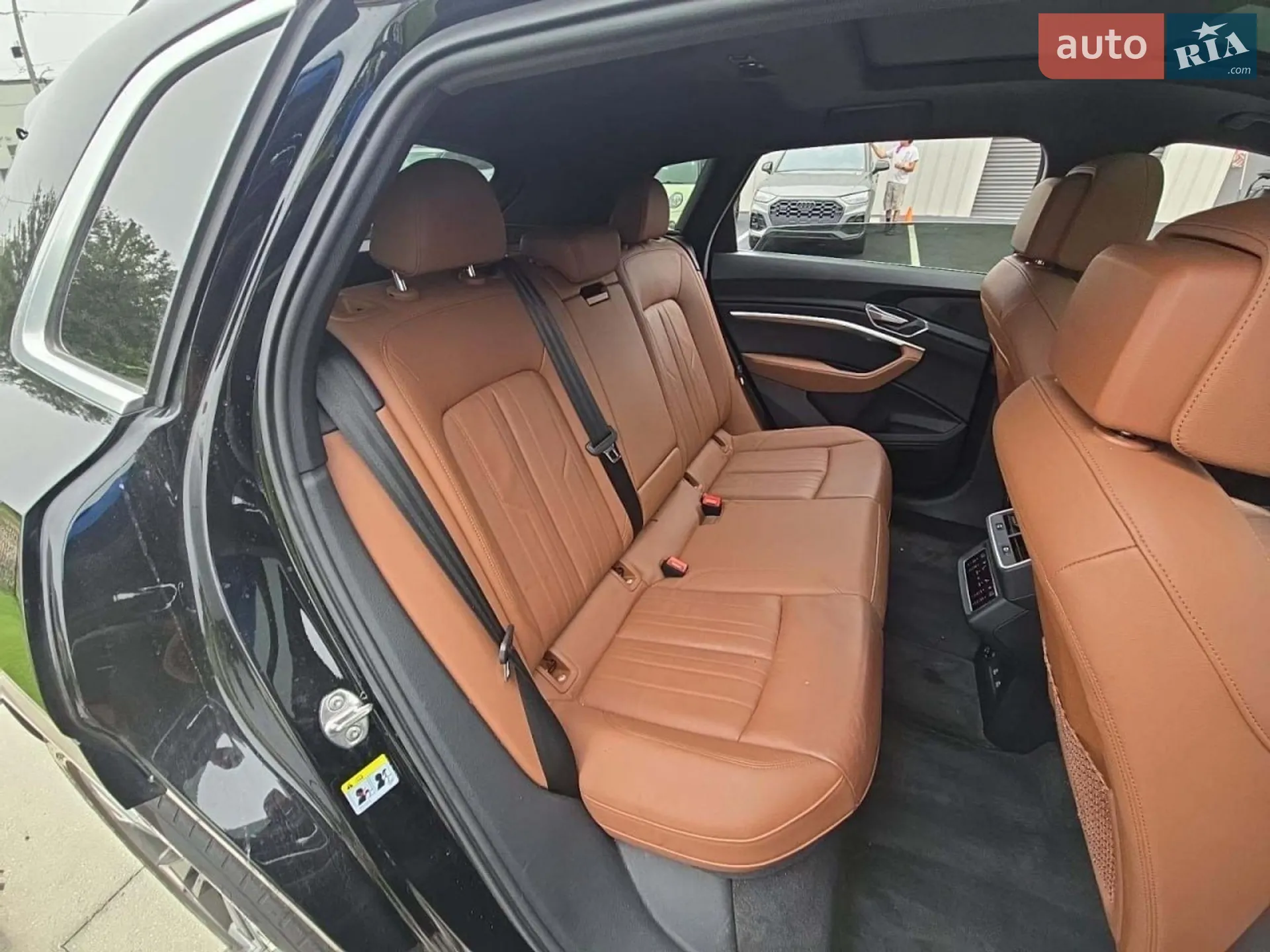 2021 Audi e-tron - мініатюра 8